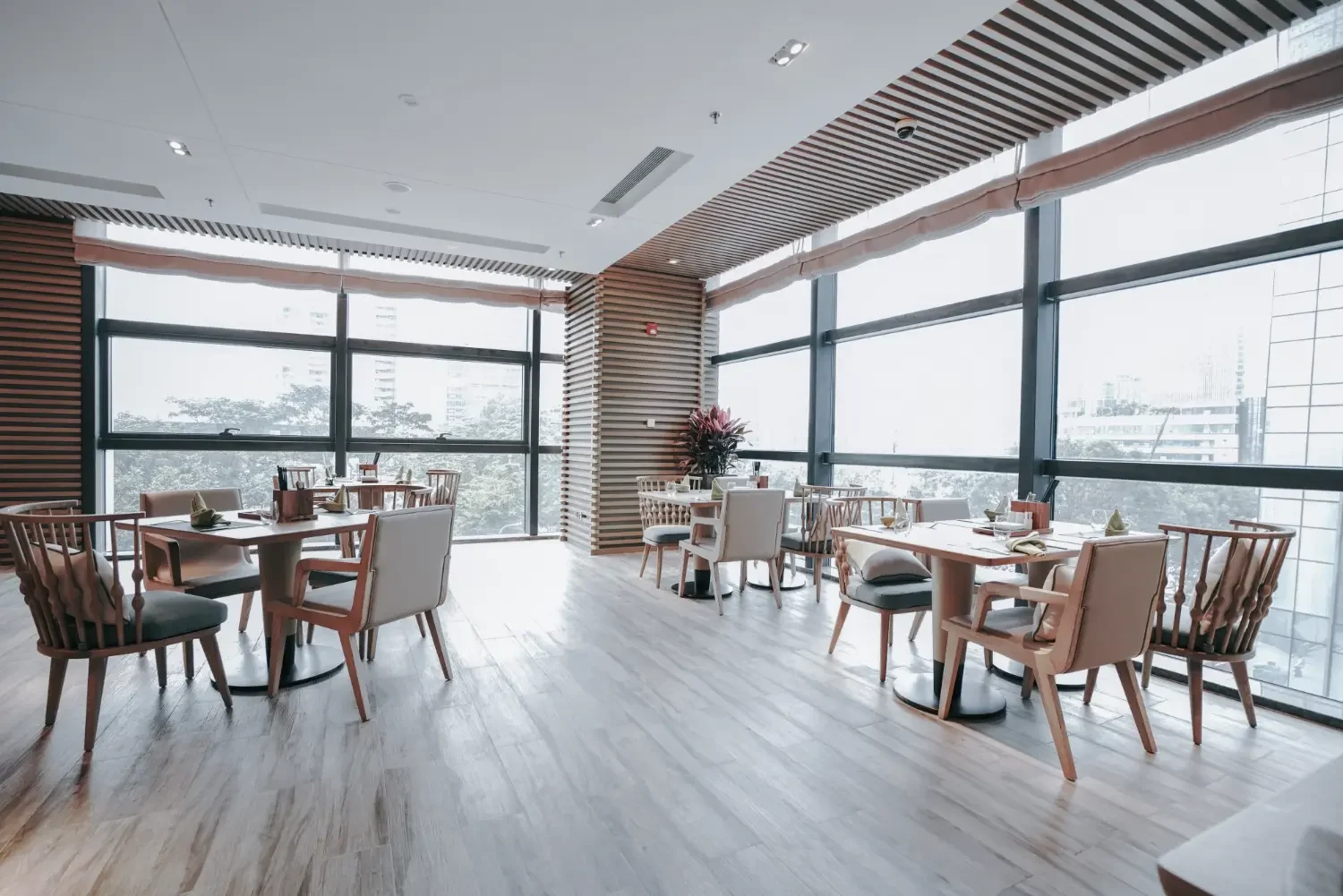 Commercial flooring for restaurants and cafes